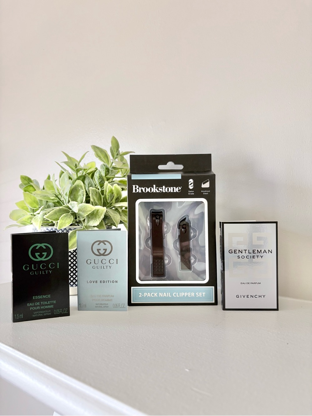 BROOKSTONE Gift Box with Gucci & Givenchy Sample Cards